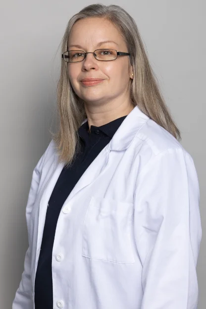 minosegorvos-Dr-Piros-Petra-aneszteziologus-gyermekgyogyasz-416x624